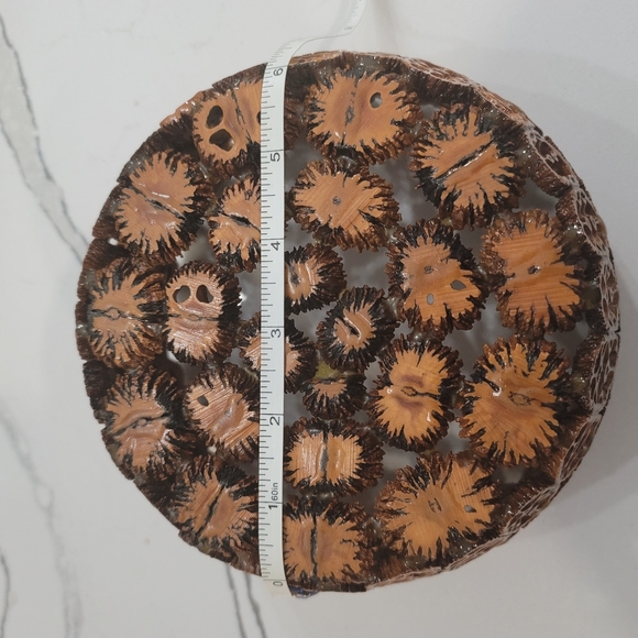 Walnut slice bowl. Very nice and sturdy. Perfect for any decor. American folkart - Picture 5 of 12